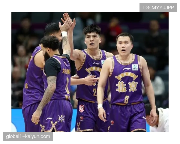 CBA常规赛广厦90-75青岛取六连胜 卡尔顿25分10板5助铸就内线攻防屏障